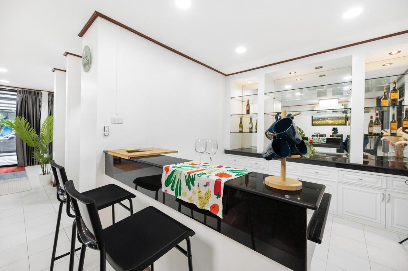 Miq Hk16-3br Ratchada-huaykwang Mrt With Pool Table Near Jodd Fair *