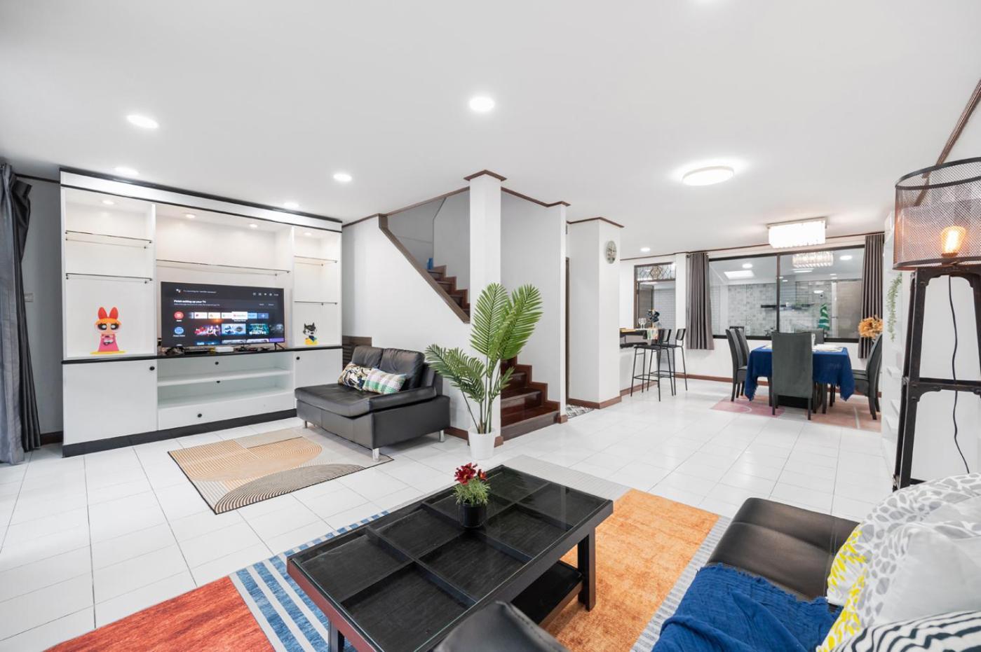 Villa Miq Hk16-3br Ratchada-huaykwang Mrt With Pool Table Near Jodd Fair *