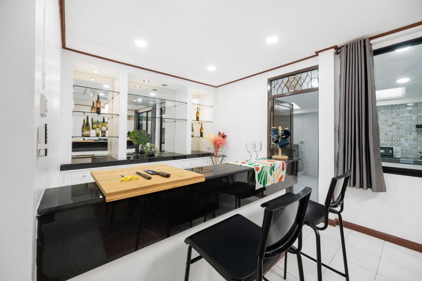 Miq Hk16-3br Ratchada-huaykwang Mrt With Pool Table Near Jodd Fair Villa