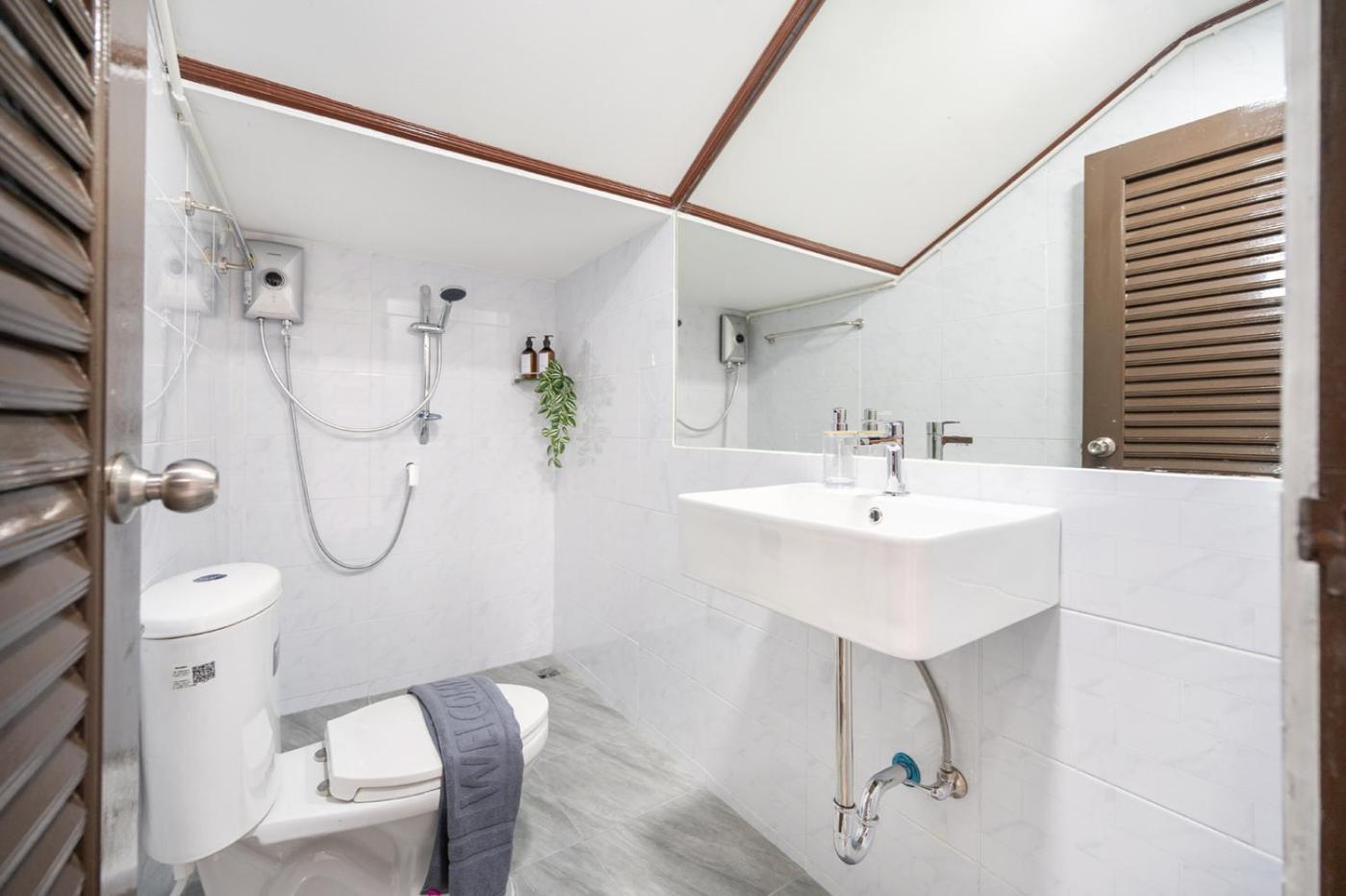 Miq Hk16-3br Ratchada-huaykwang Mrt With Pool Table Near Jodd Fair Villa