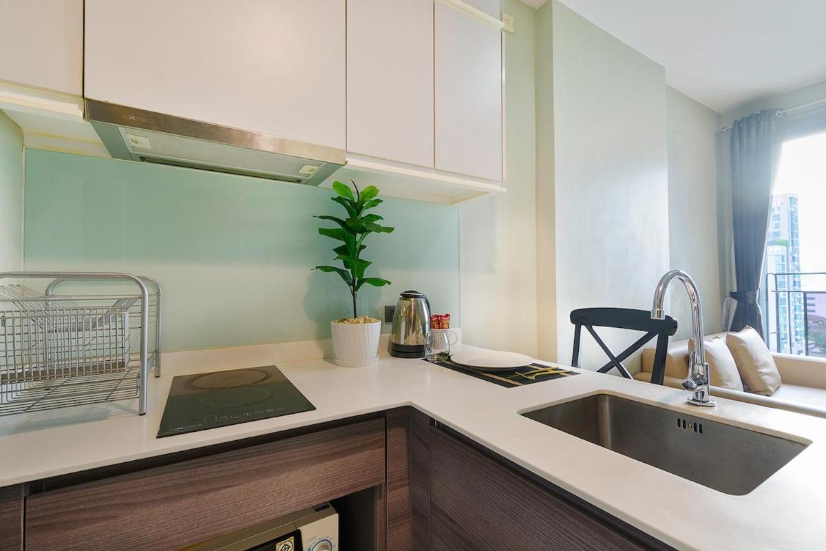 Luxe With Pool, Gym, Sauna Bangkok