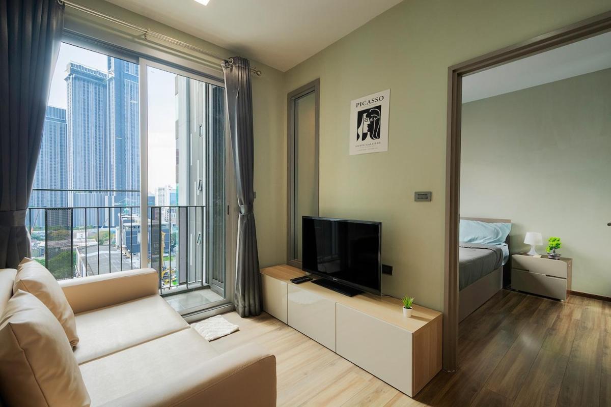 Luxe With Pool, Gym, Sauna Apartment *