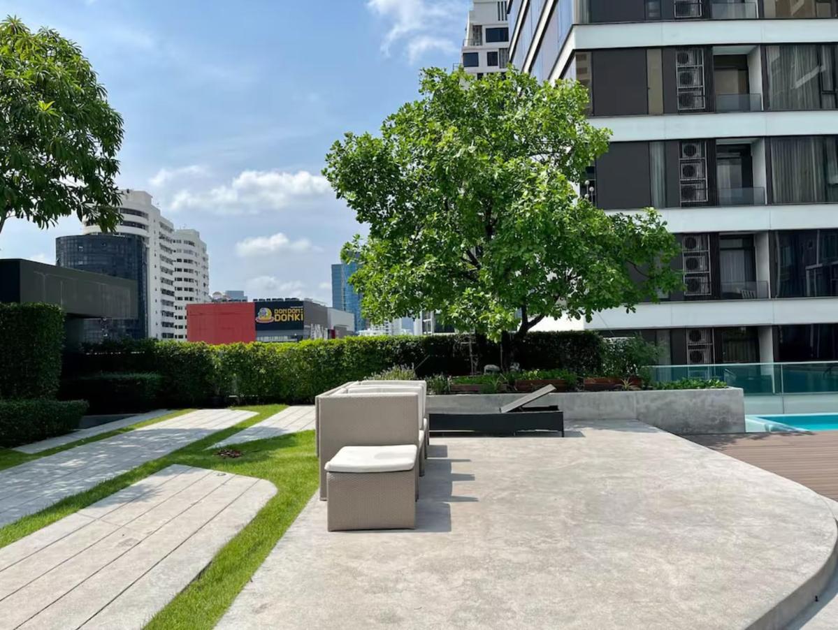 Luxe With Pool, Gym, Sauna Apartment Bangkok
