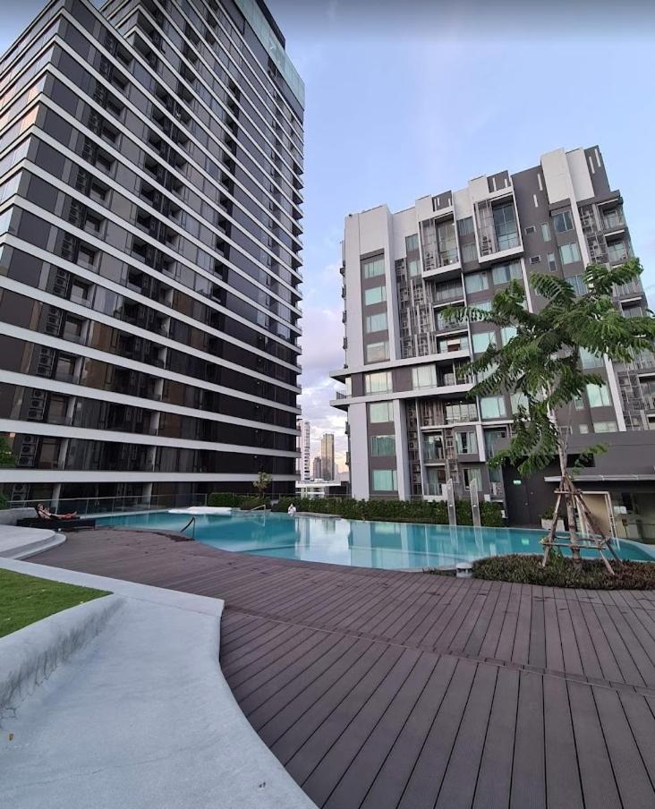 Luxe With Pool, Gym, Sauna Bangkok