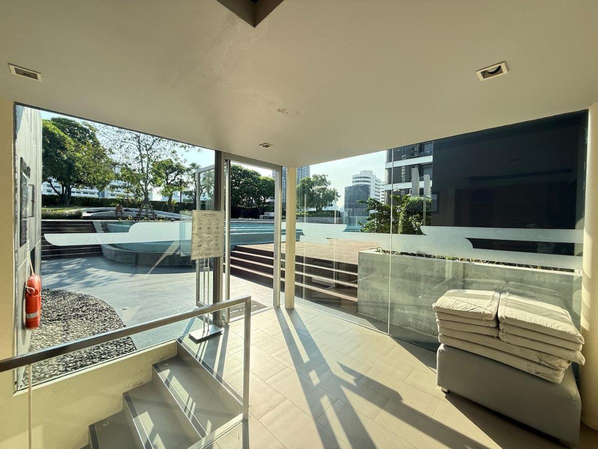 Luxe With Pool, Gym, Sauna Apartment *
