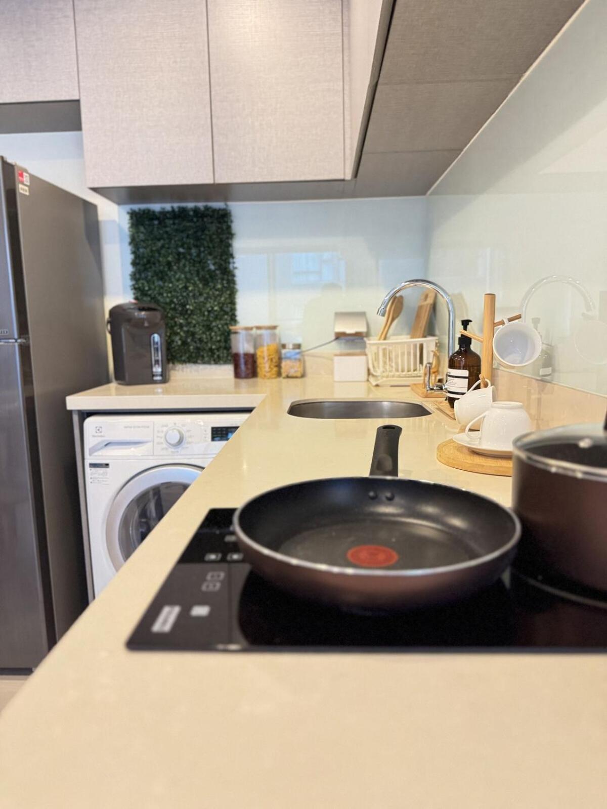 2 Bed 2 Bath Urban Lifestyle 5min Walk Thonglor Bts Bangkok