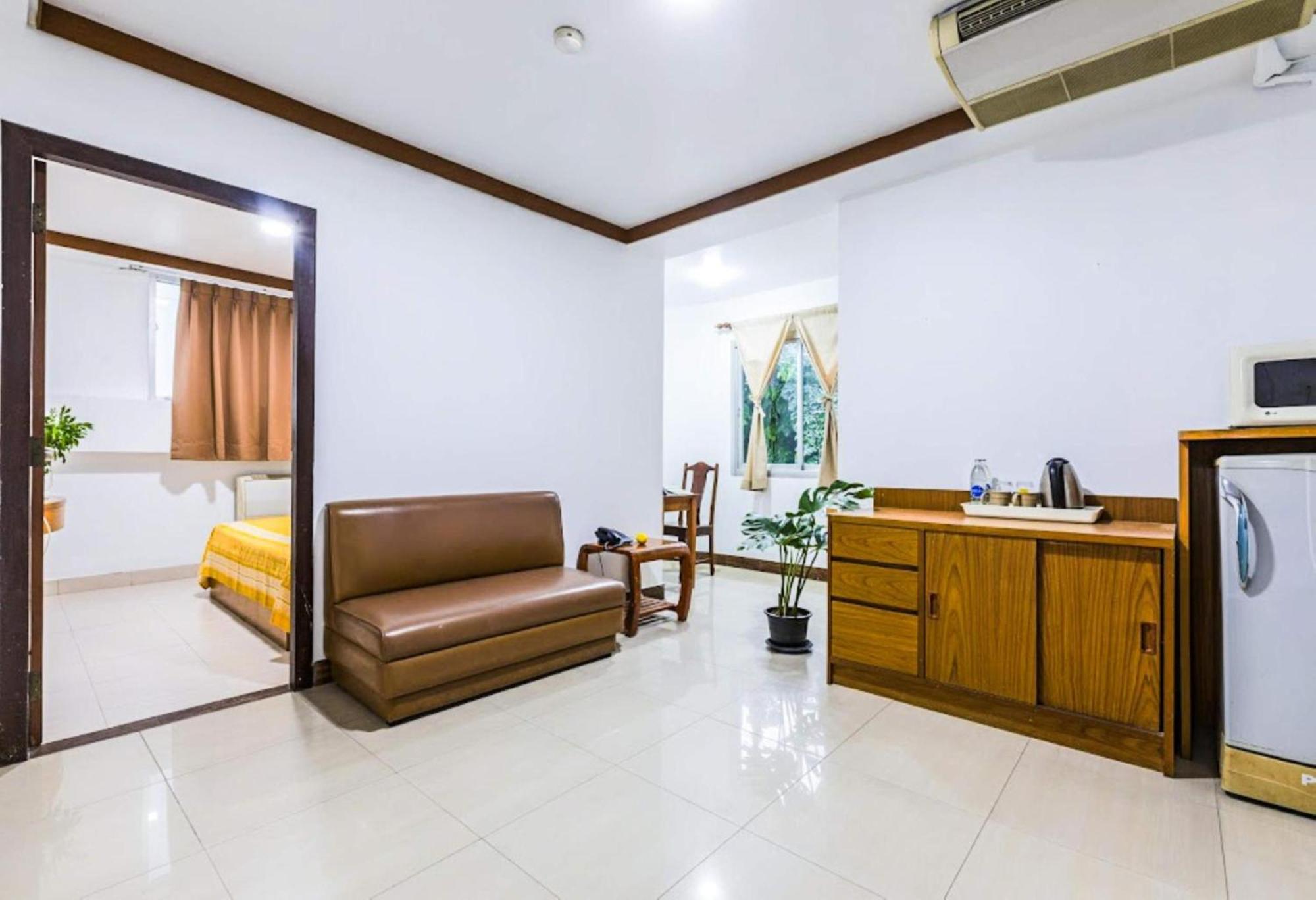 Khách sạn Collection O Howard Square Boutique 3*