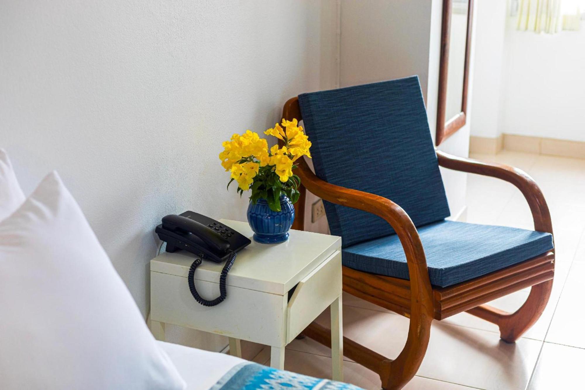 Khách sạn Collection O Howard Square Boutique