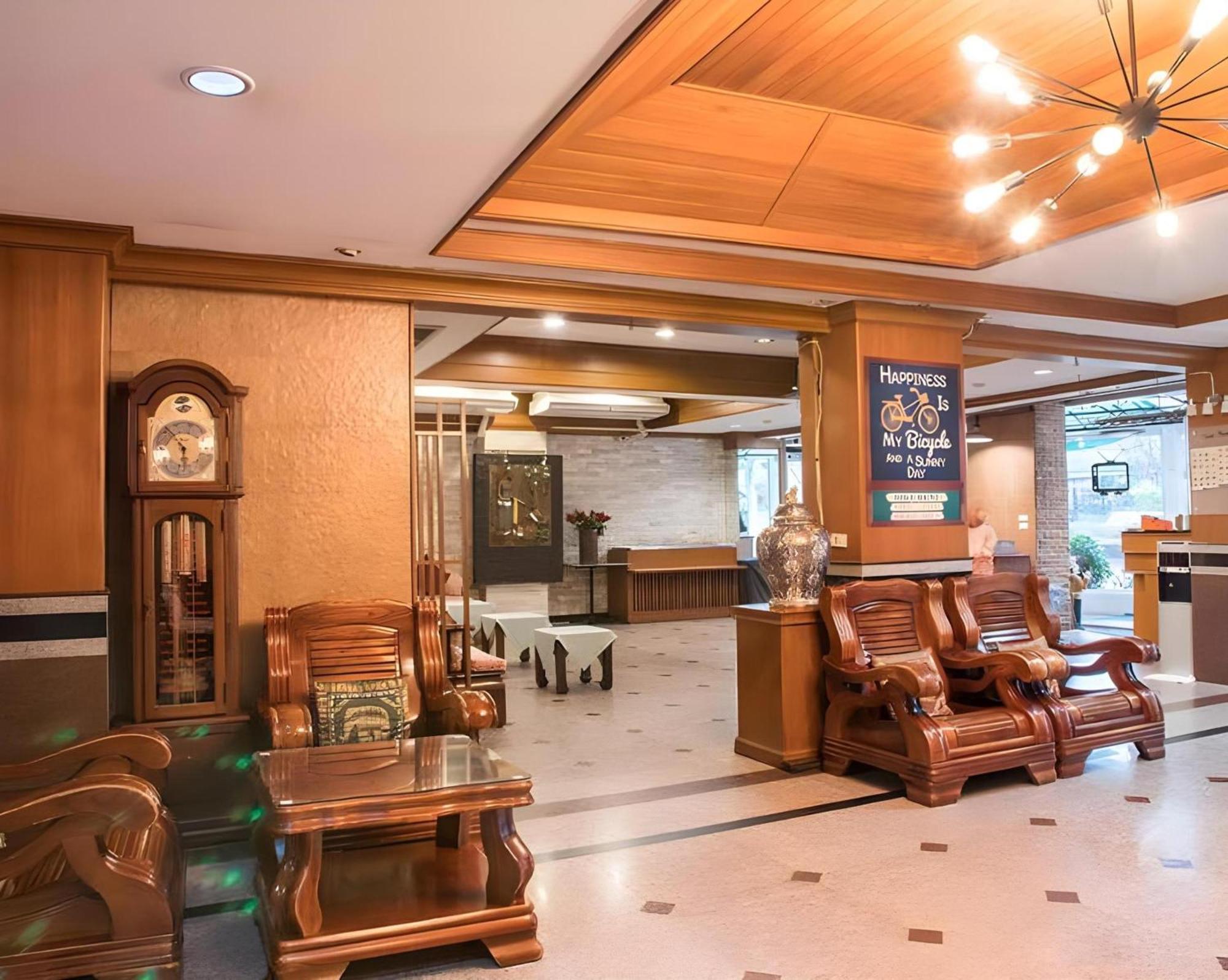 Collection O Howard Square Boutique Khách sạn 3*
