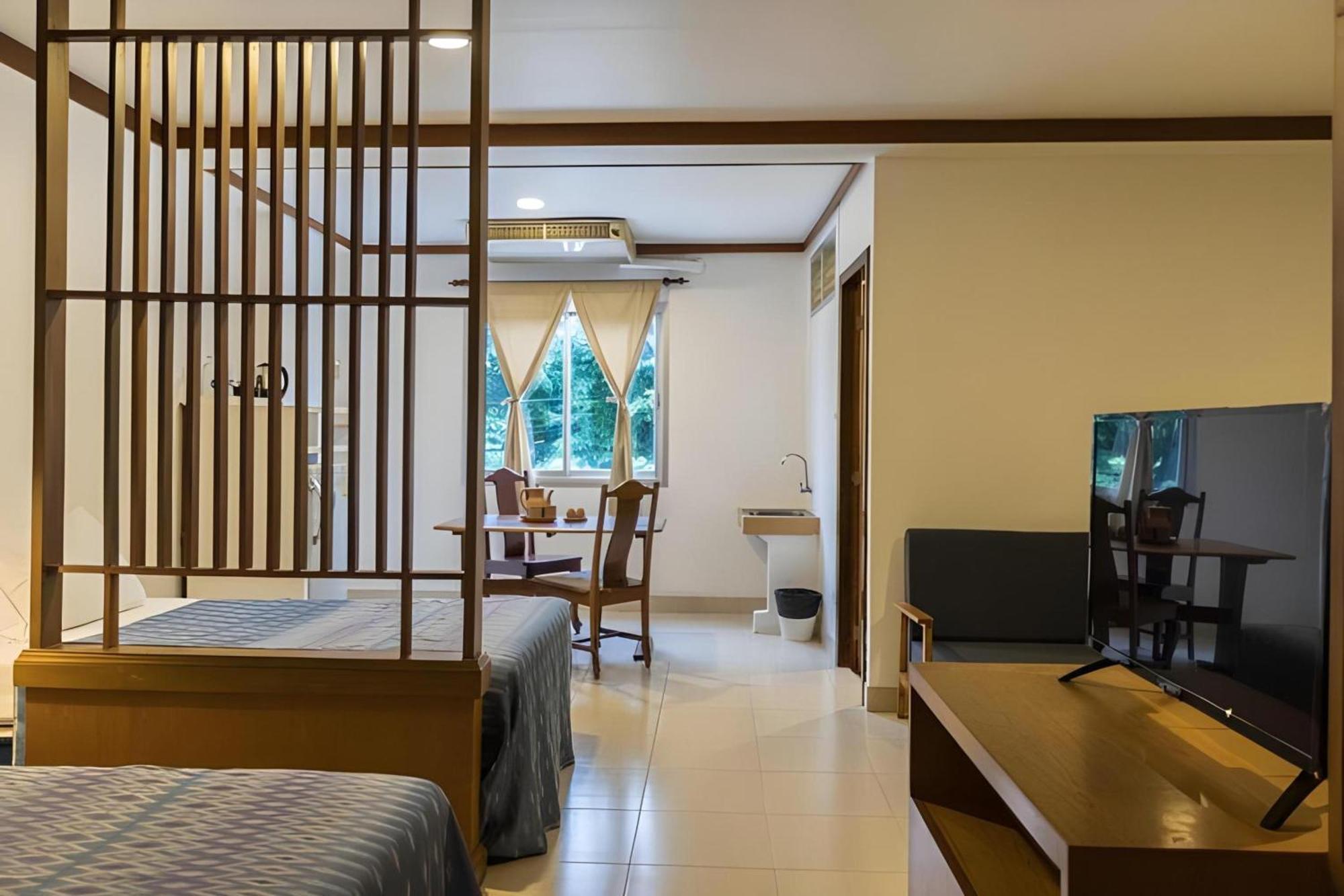 Khách sạn Collection O Howard Square Boutique Bangkok