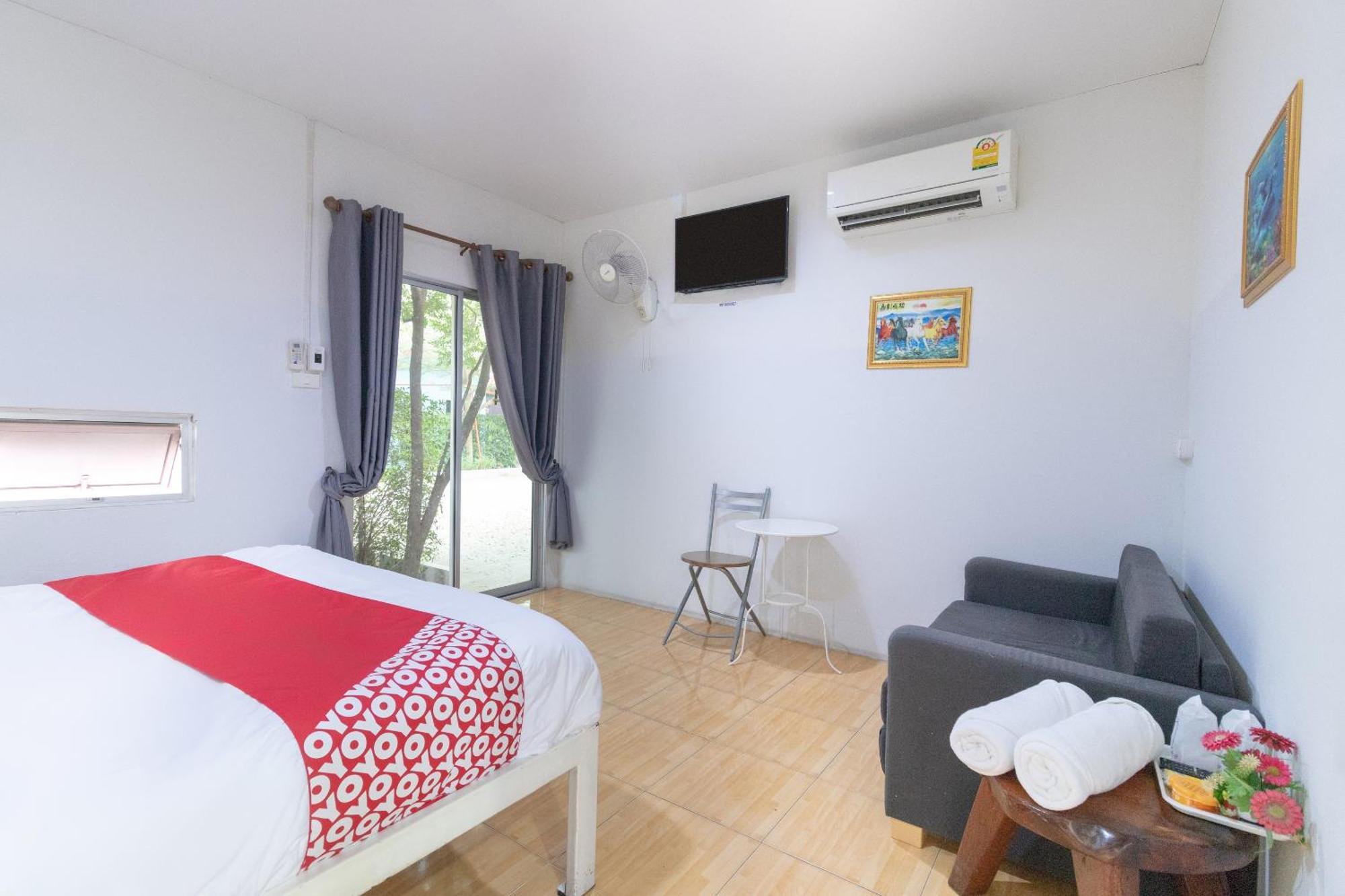 Khách sạn Oyo 644 Pong Pai House 2*