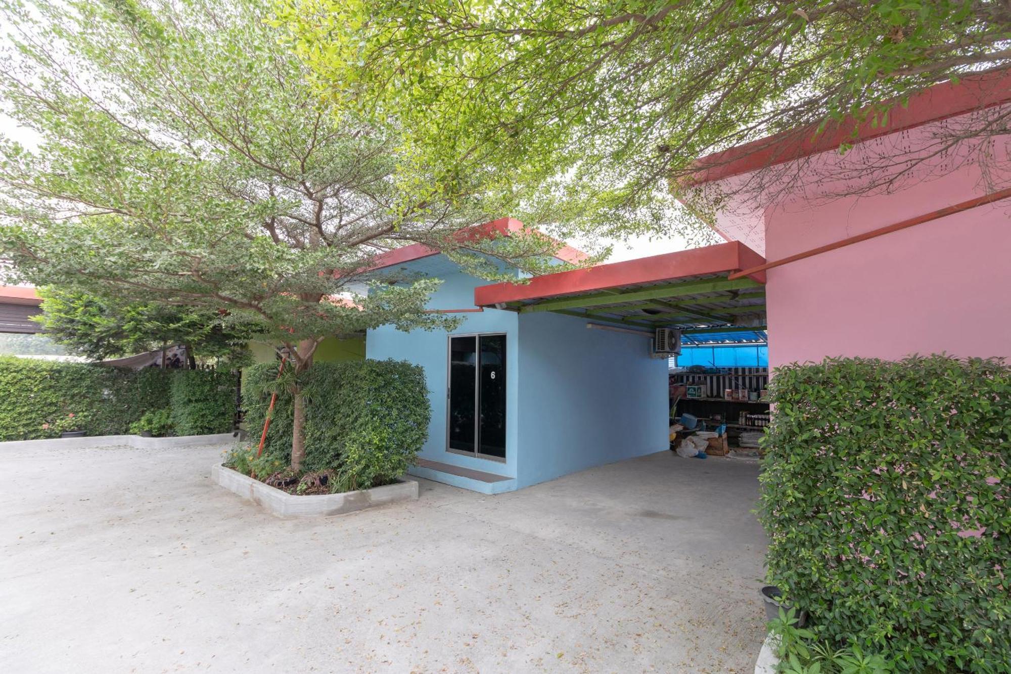 Khách sạn Oyo 644 Pong Pai House 2*