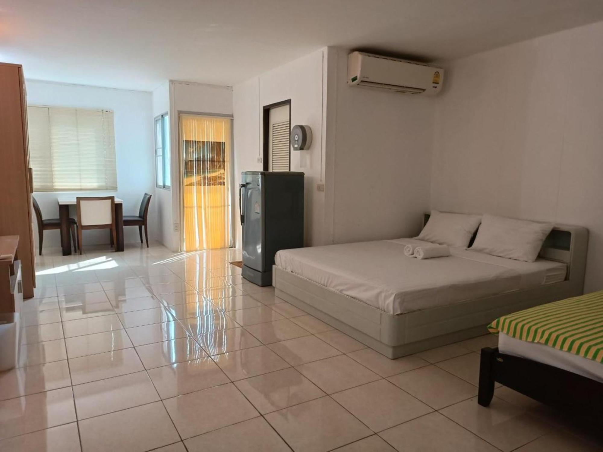 Khách sạn Grandview Condominia