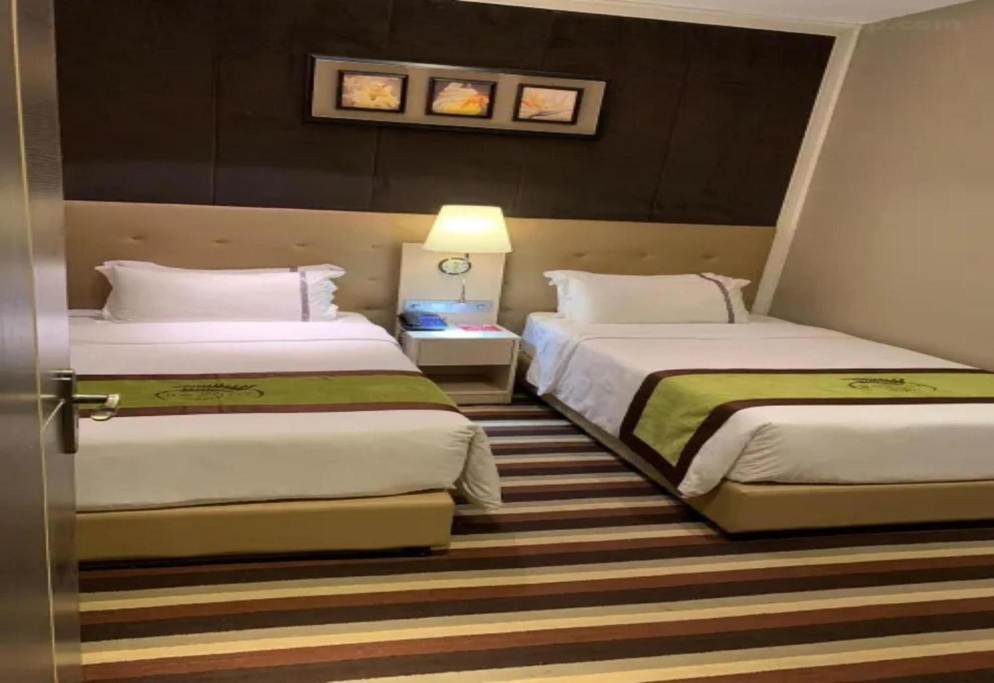 Khách sạn Capital O 75451 Podstel Bangkok