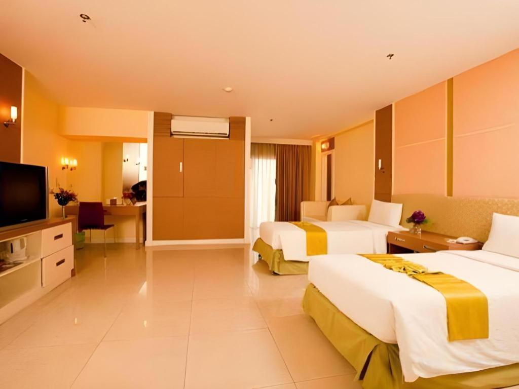 Clef Bangkok
