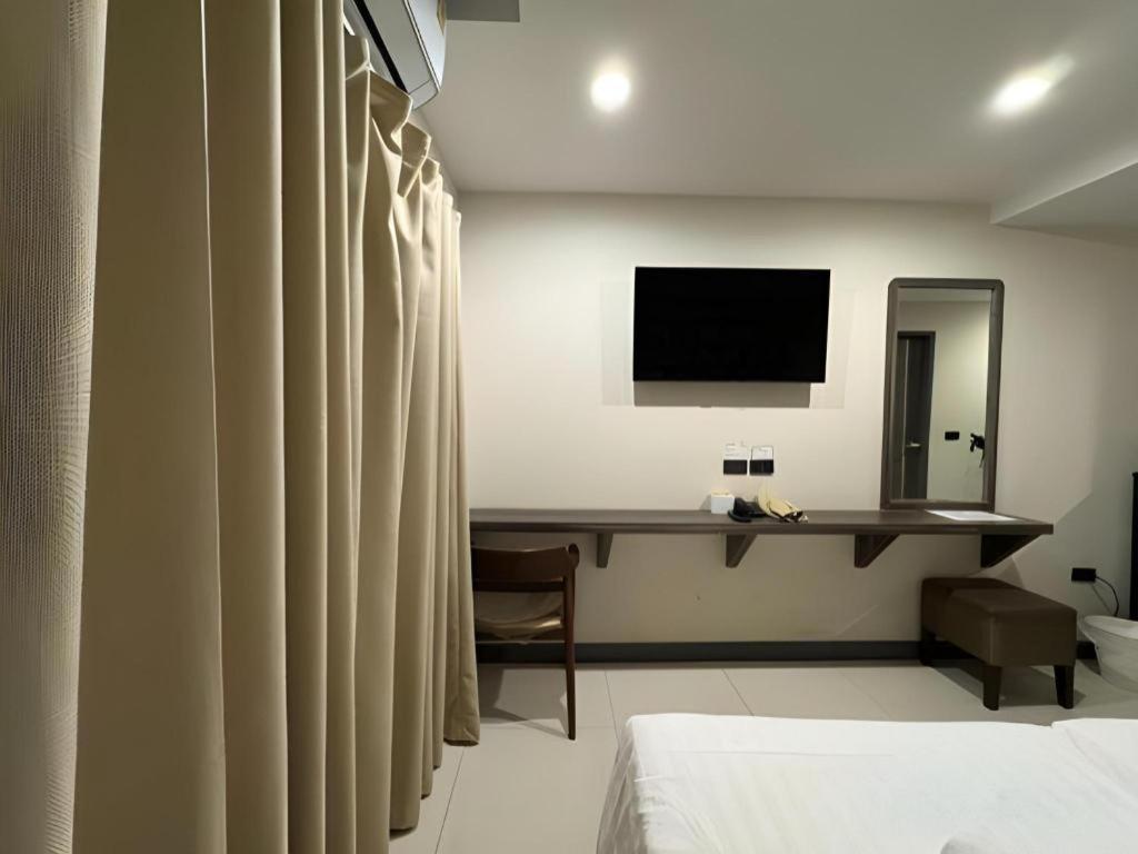 Seoul3 & Slow Bar Cafe Hotel 2*