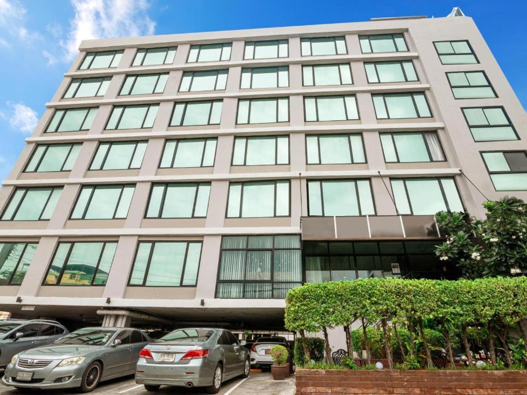 B2 Srinakharin Boutique & Budget 3* Bangkok