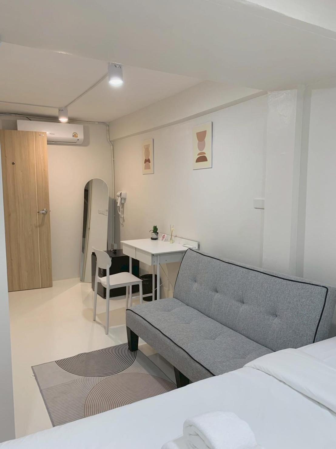 A Townhouse 100m From Bts Bangchak * Bangkok