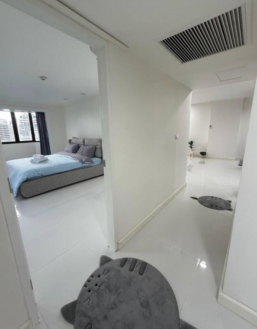 Full Panoramic View In Nana Apartment Bangkok