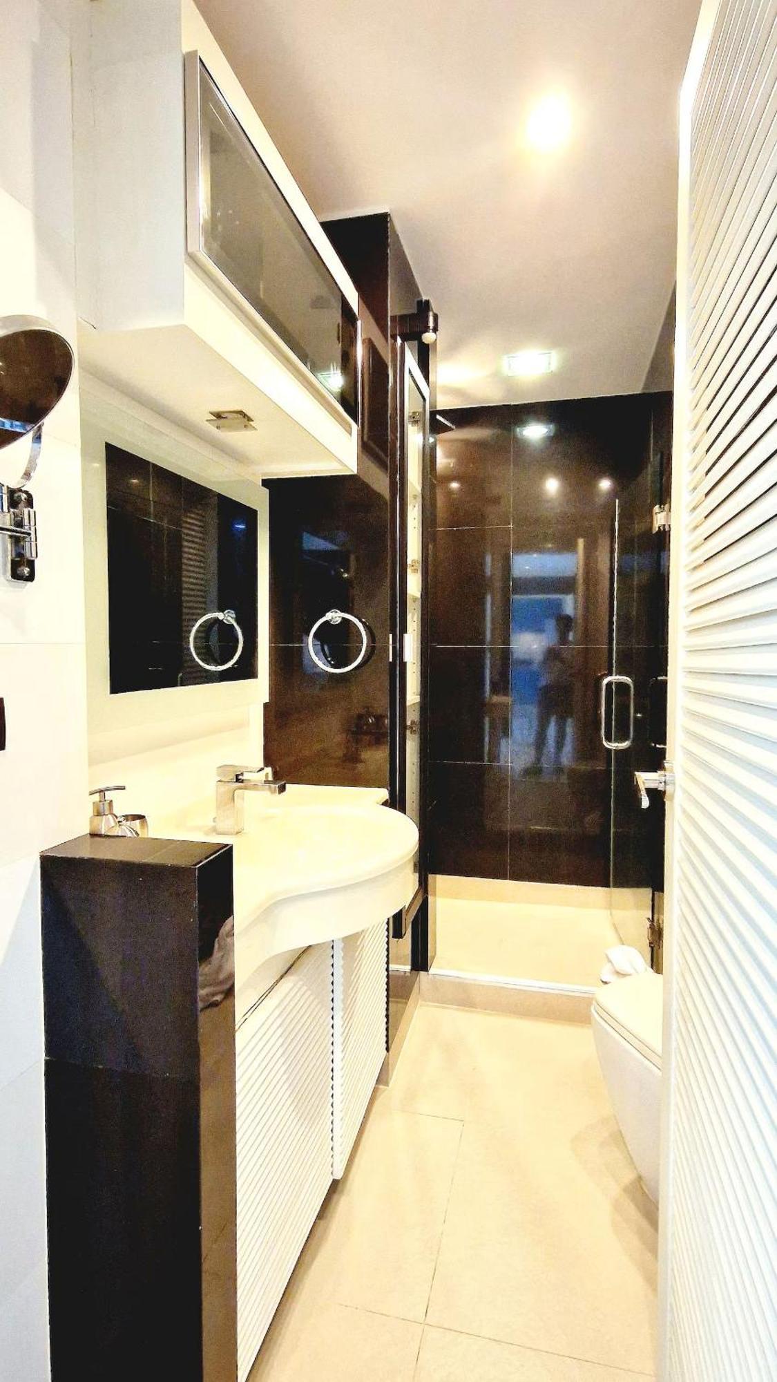 Appartamento Extremely Spacious Cool Asoke Sleeps 8 *