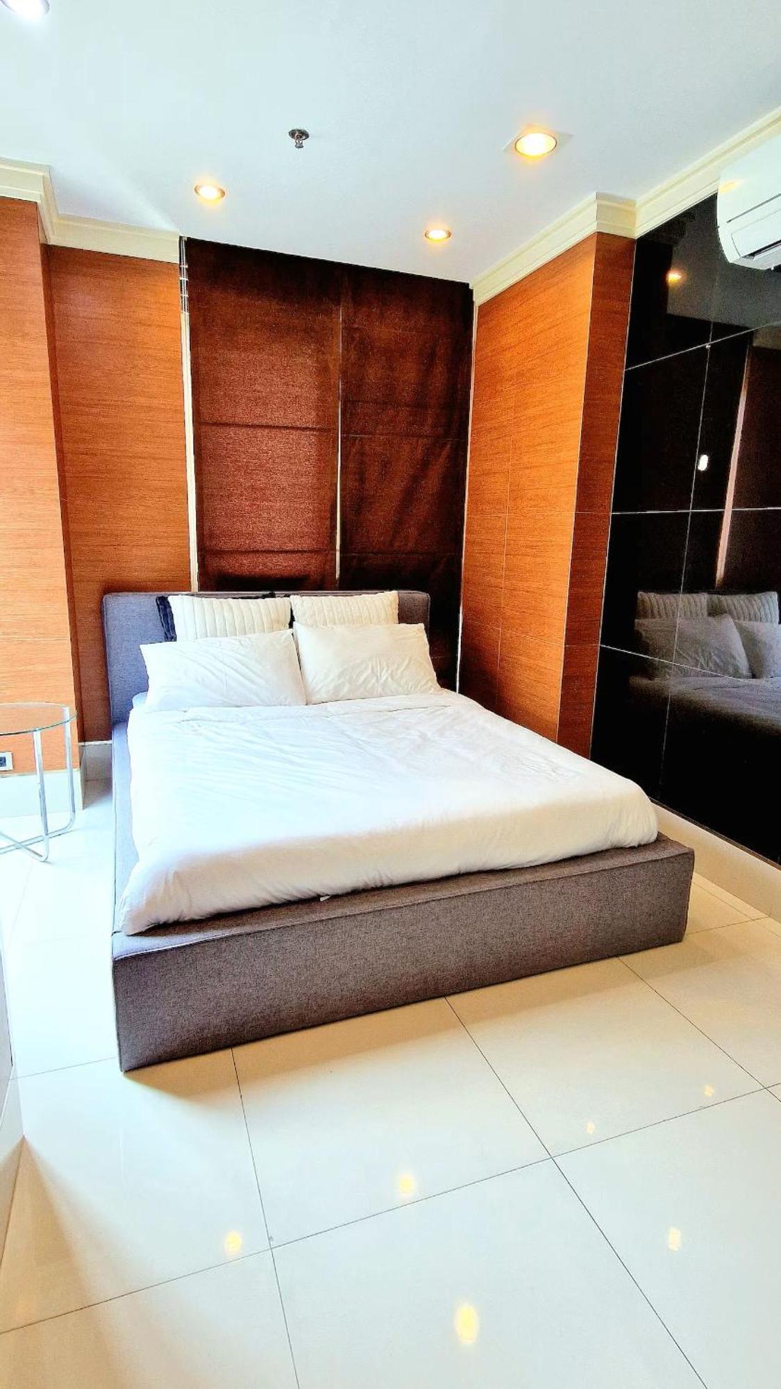 Appartamento Extremely Spacious Cool Asoke Sleeps 8 Bangkok
