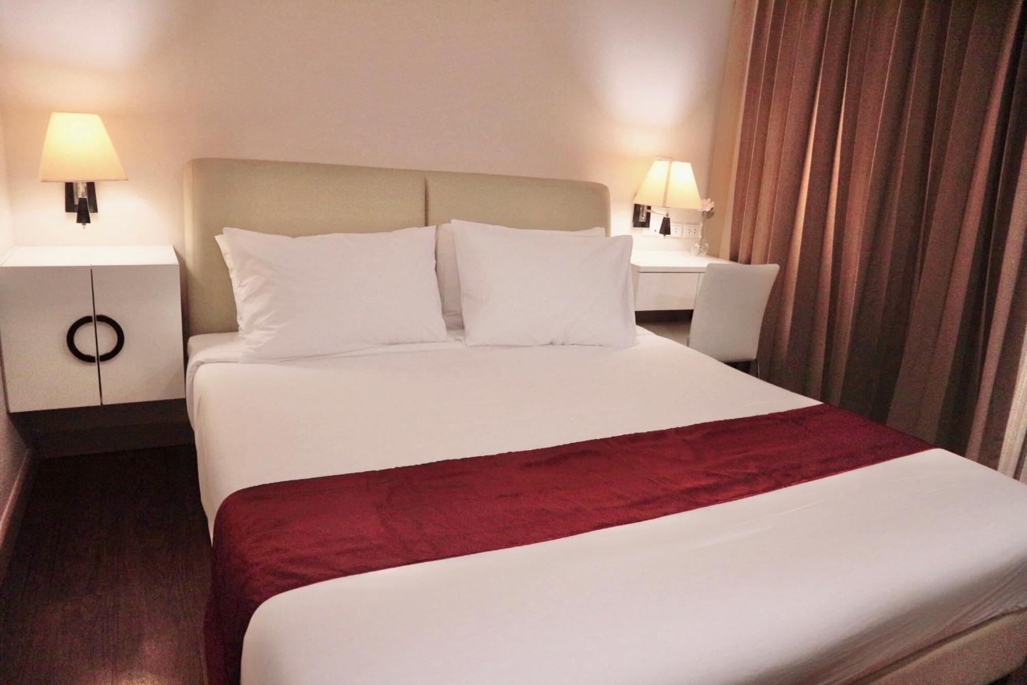 Icon Narindra An Expansive And Elegant With A Complimentary Minibar Service Bangkok
