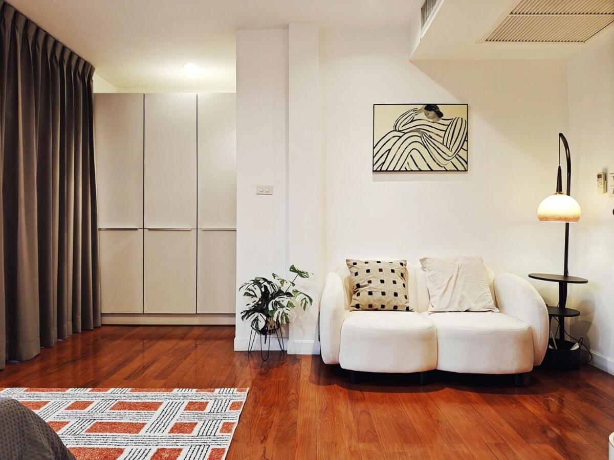 4br Modern Art With Free Wi-fi Netflix Vinyl