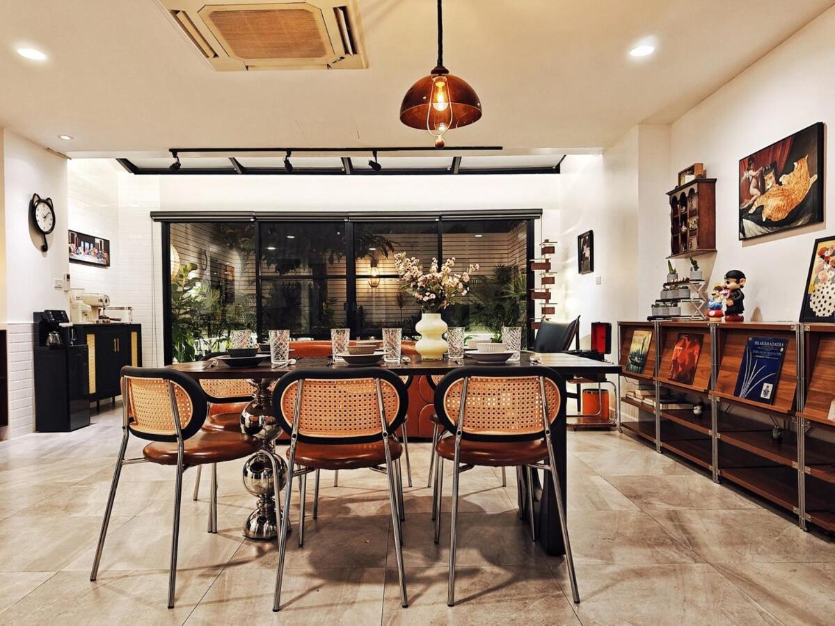 4br Modern Art With Free Wi-fi Netflix Vinyl Bangkok