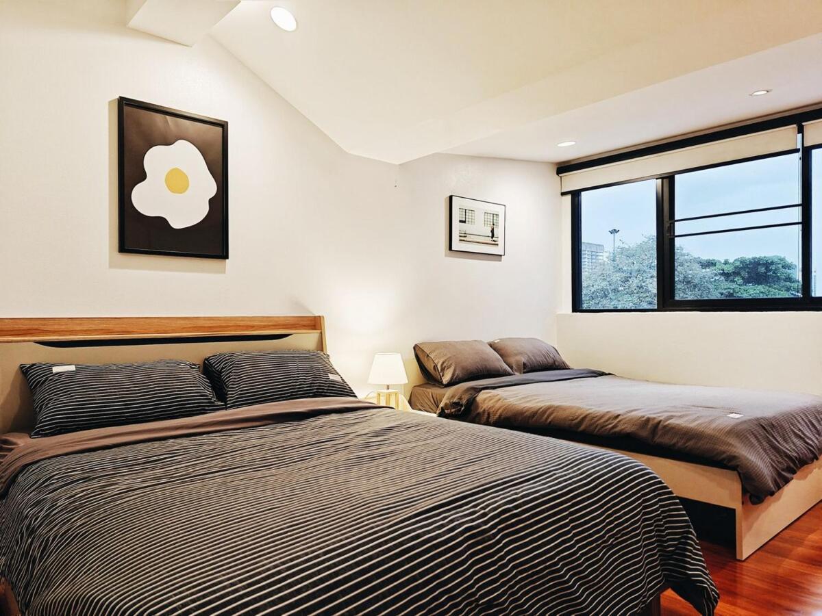 4br Modern Art With Free Wi-fi Netflix Vinyl Villa