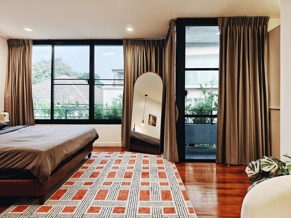 4br Modern Art With Free Wi-fi Netflix Vinyl Bangkok