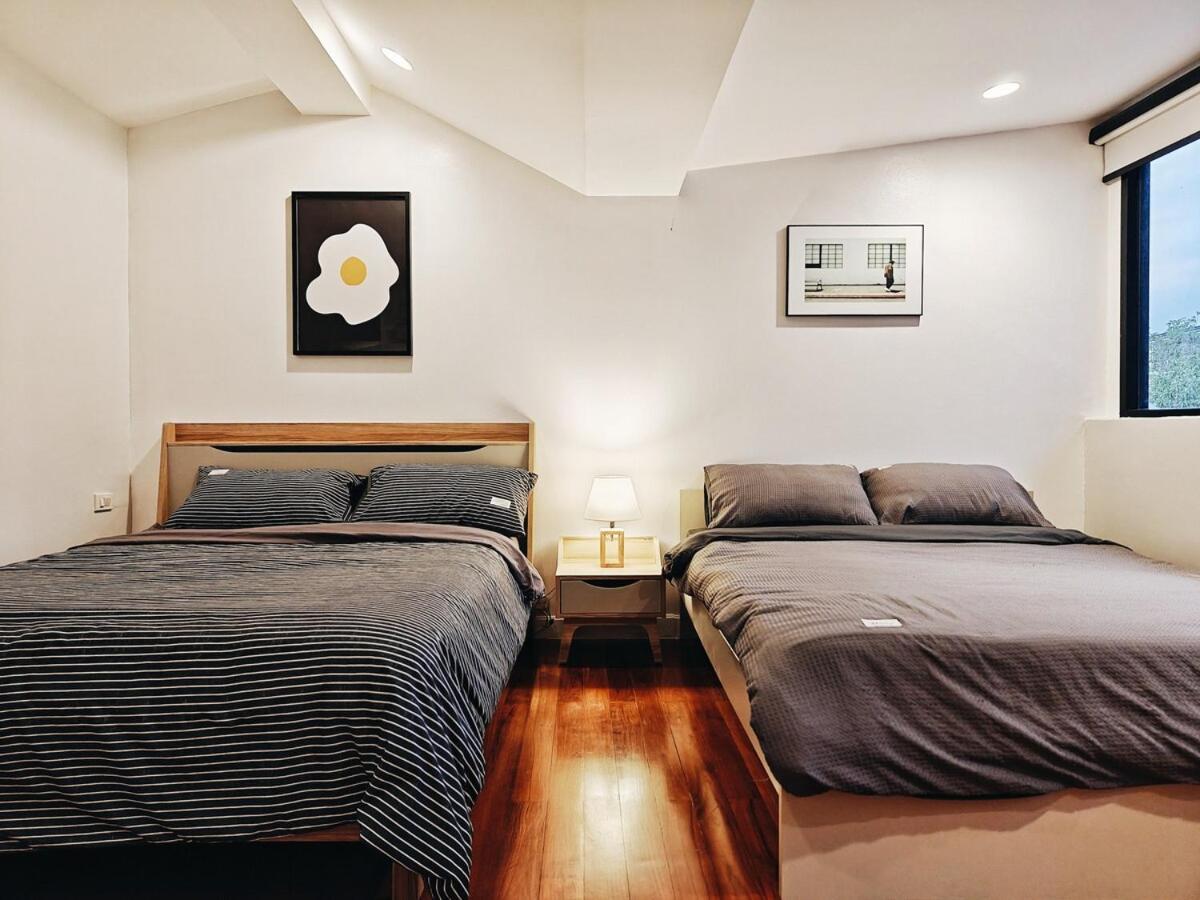 4br Modern Art With Free Wi-fi Netflix Vinyl