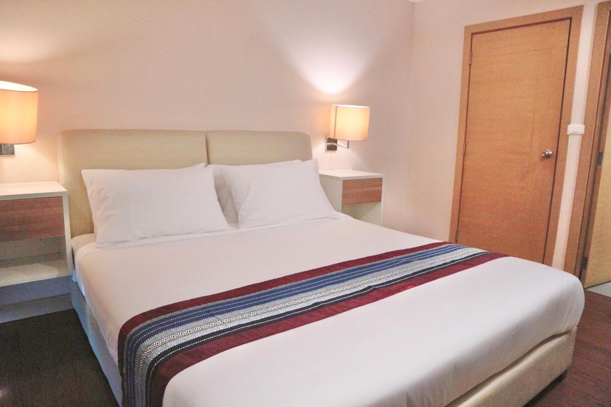 Hotel Icon Narindra An Expansive And Elegant With A Complimentary Minibar Service Bangkok