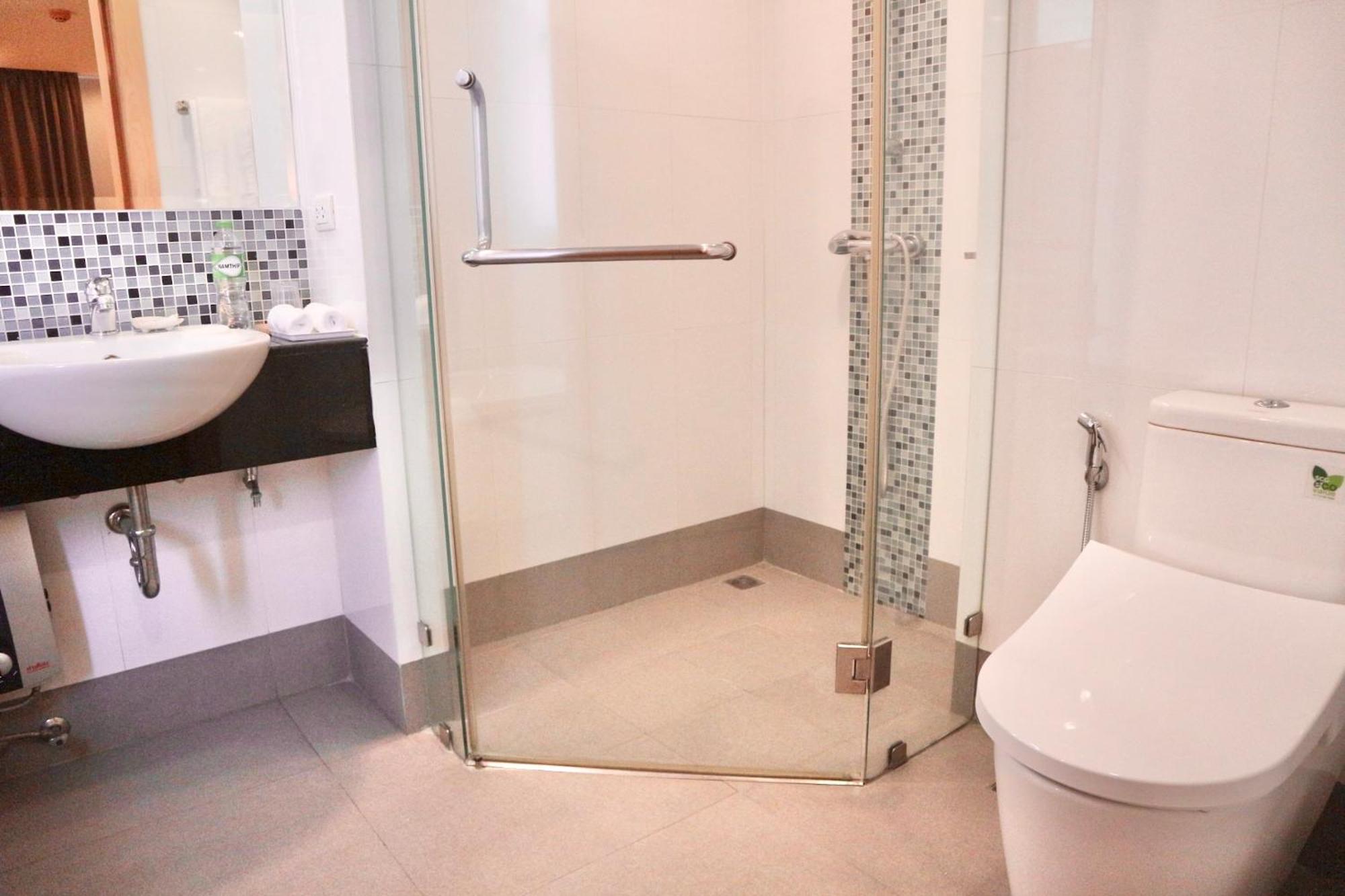 Icon Narindra An Expansive And Elegant With A Complimentary Minibar Service 4*