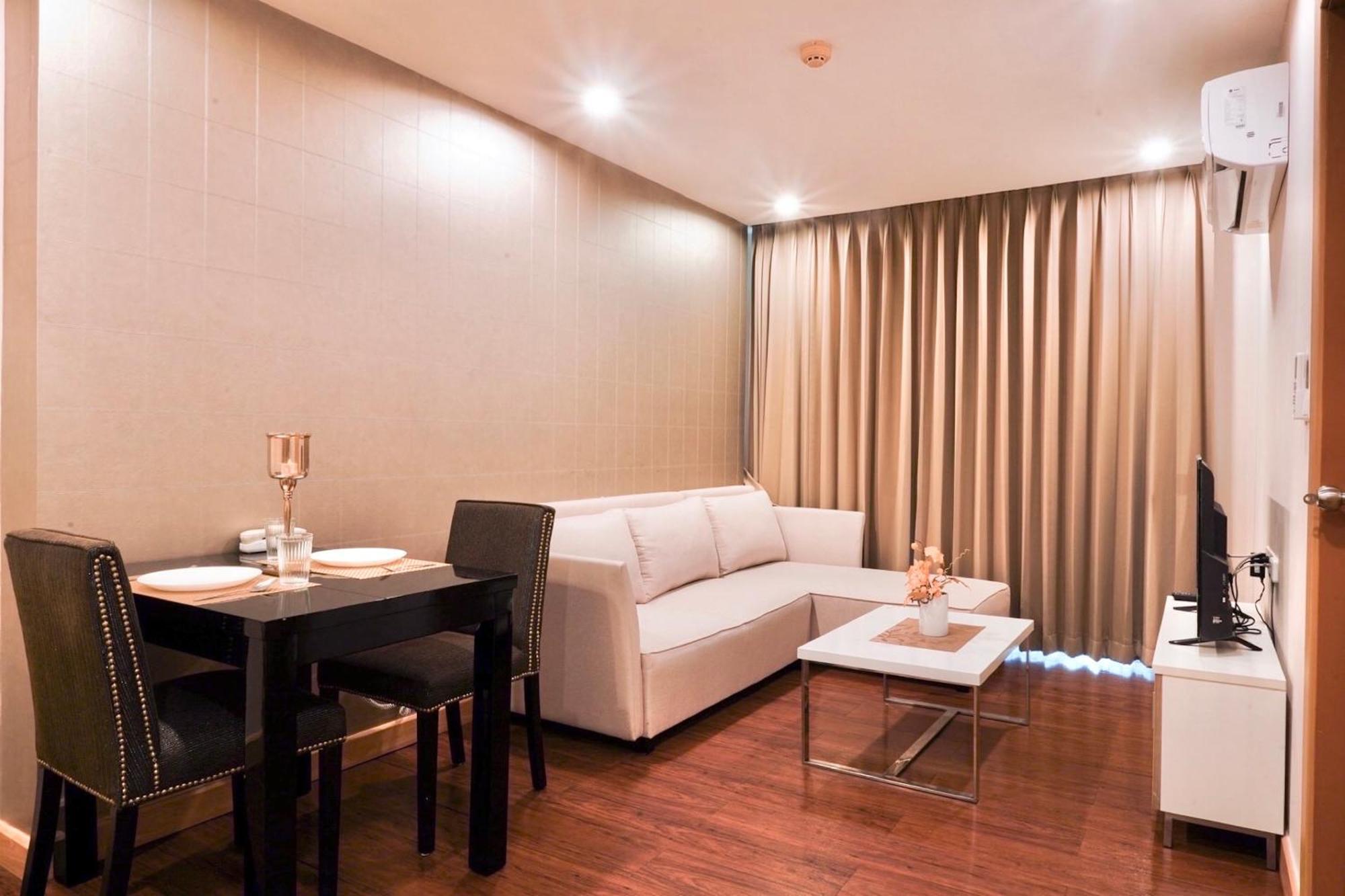 Icon Narindra An Expansive And Elegant With A Complimentary Minibar Service 4* Bangkok