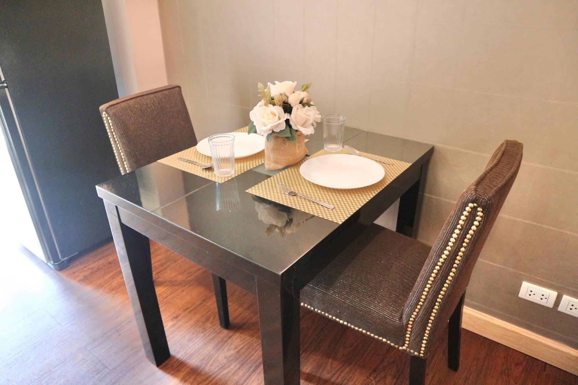 Icon Narindra An Expansive And Elegant With A Complimentary Minibar Service Bangkok
