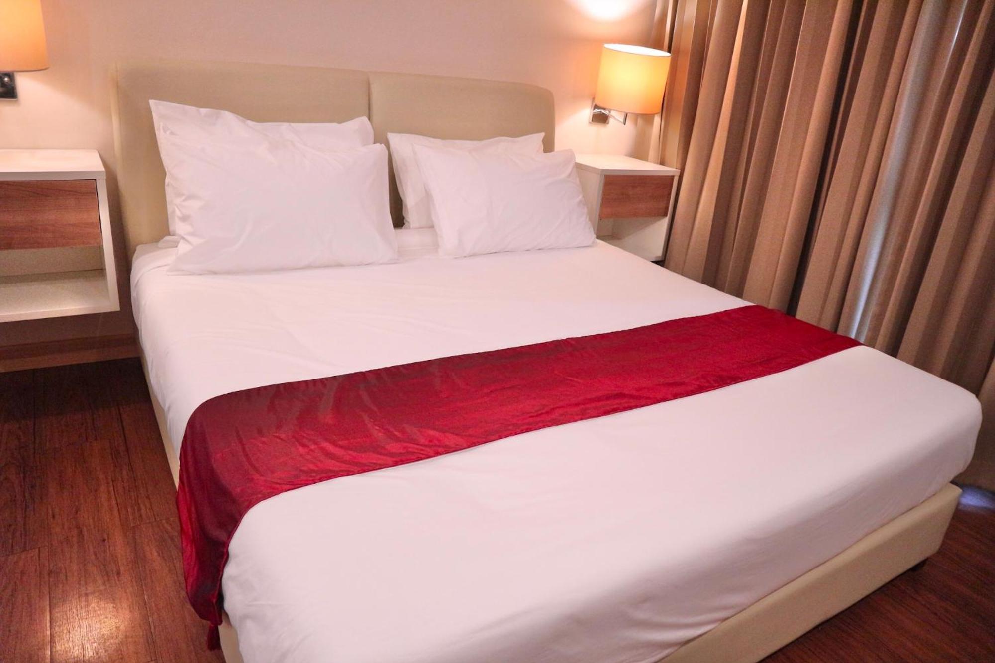 Icon Narindra An Expansive And Elegant With A Complimentary Minibar Service Hotel