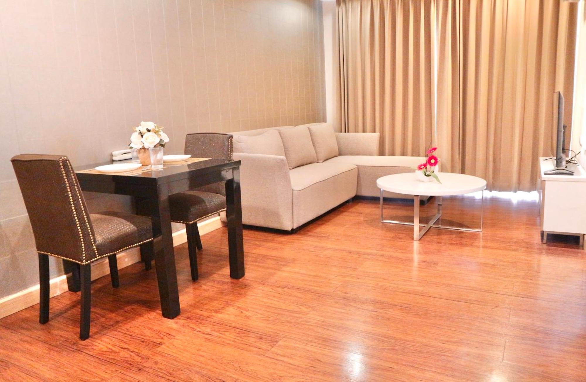 Icon Narindra An Expansive And Elegant With A Complimentary Minibar Service Hotel 4*