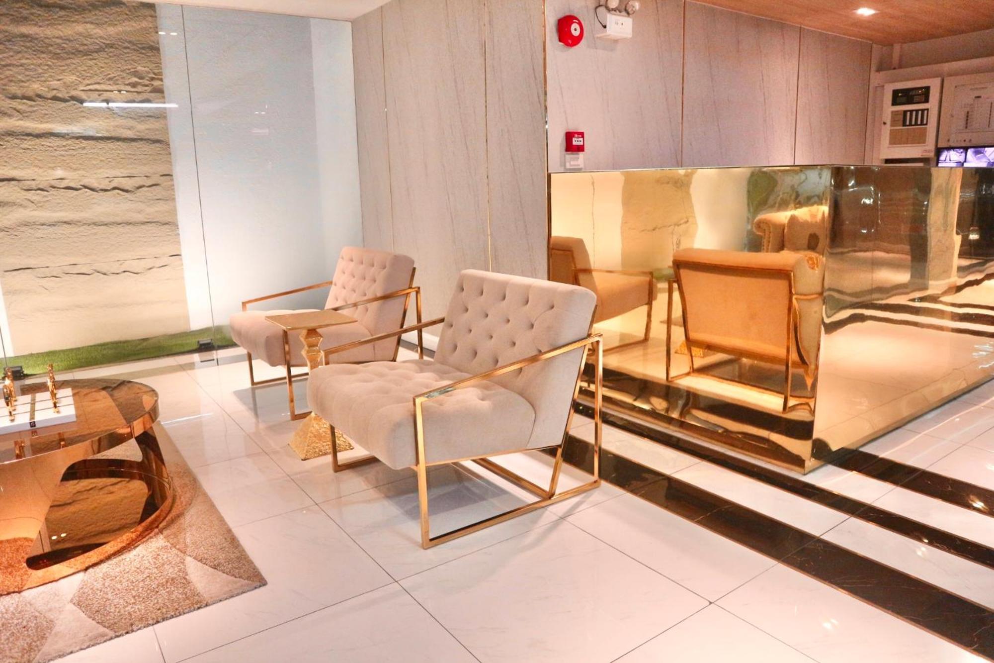 Icon Narindra An Expansive And Elegant With A Complimentary Minibar Service