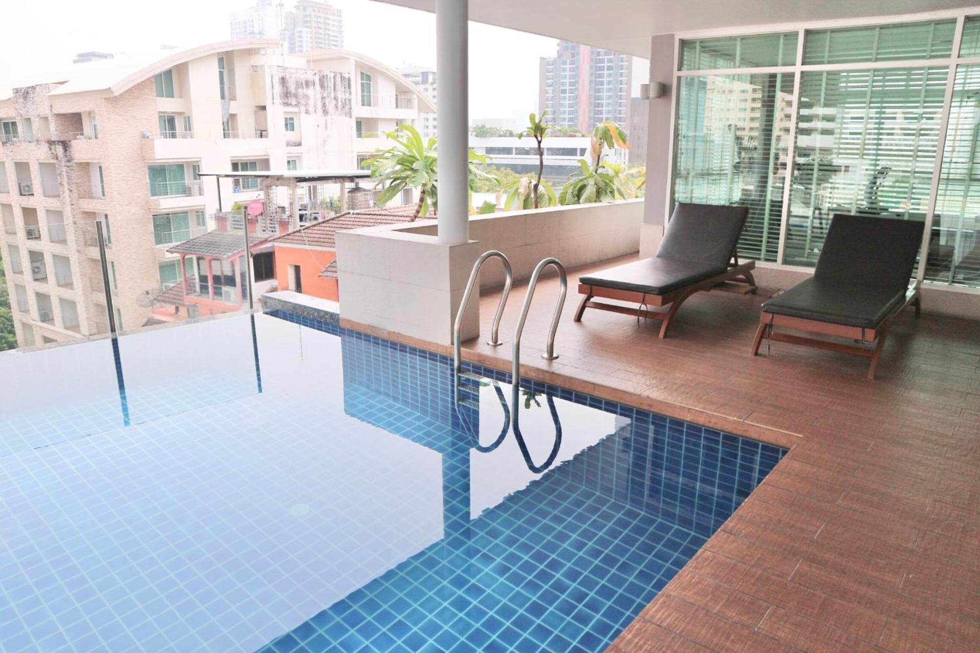Icon Narindra An Expansive And Elegant With A Complimentary Minibar Service Bangkok