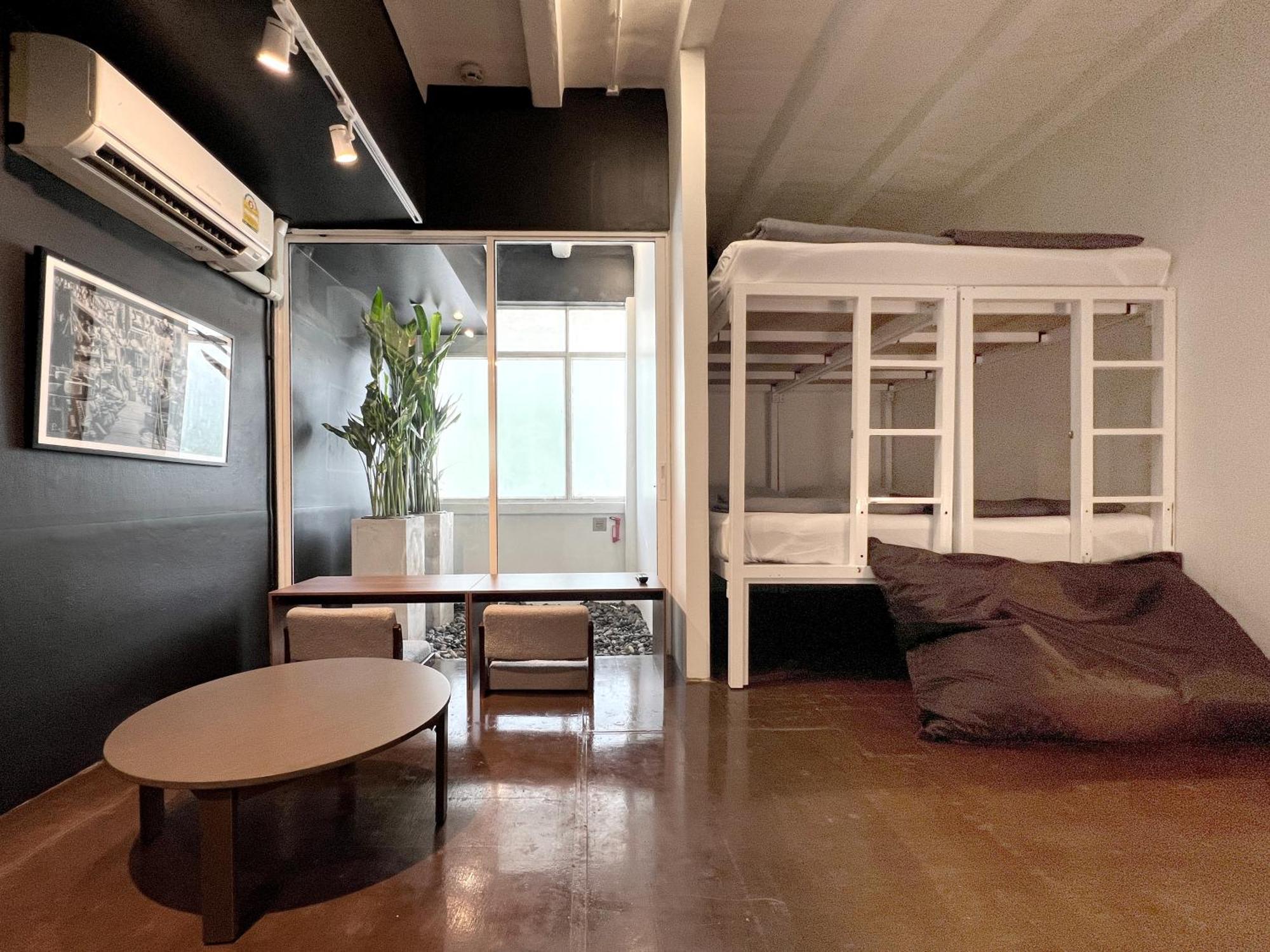 Hostel Chatel Bkk