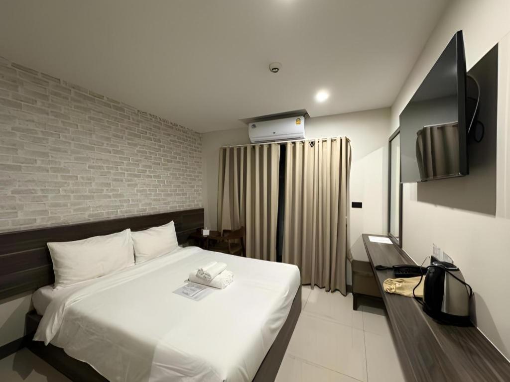 Hotel Seoul3 & Slow Bar Cafe Bangkok