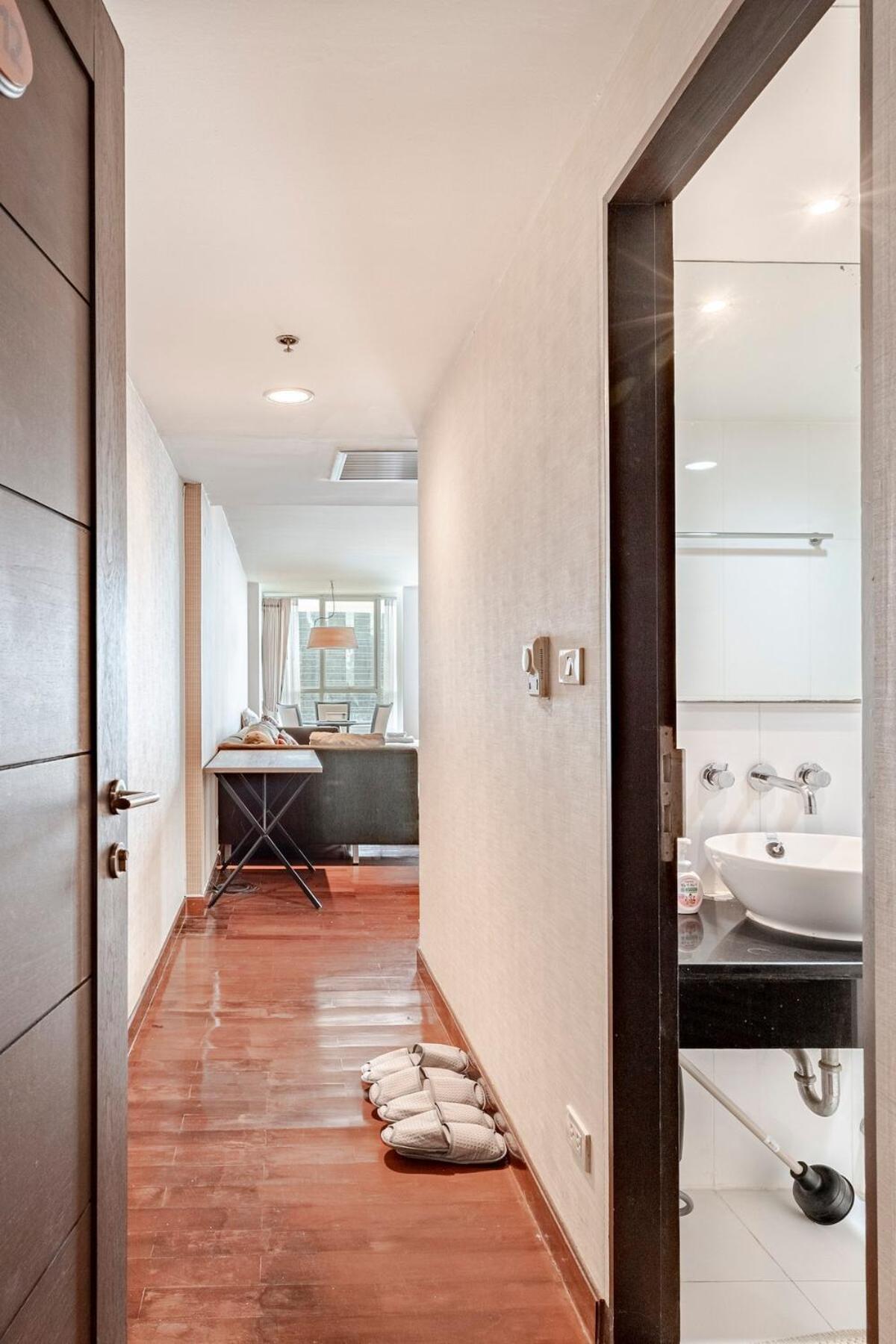 Apartment 2 Bedroom In Downtown Bts Chitlom Bkk Bangkok