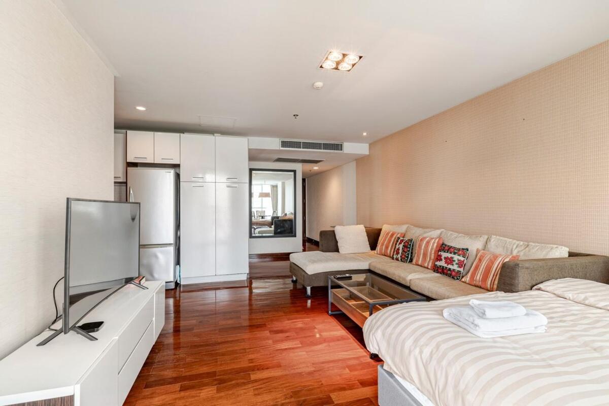 2 Bedroom In Downtown Bts Chitlom Bkk Bangkok