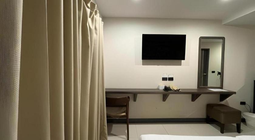 Hotel Seoul3 & Slow Bar Cafe 2*