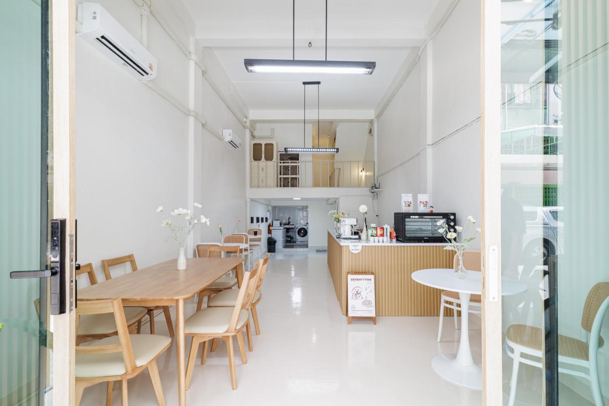 A Townhouse 100m From Bts Bangchak Guest house