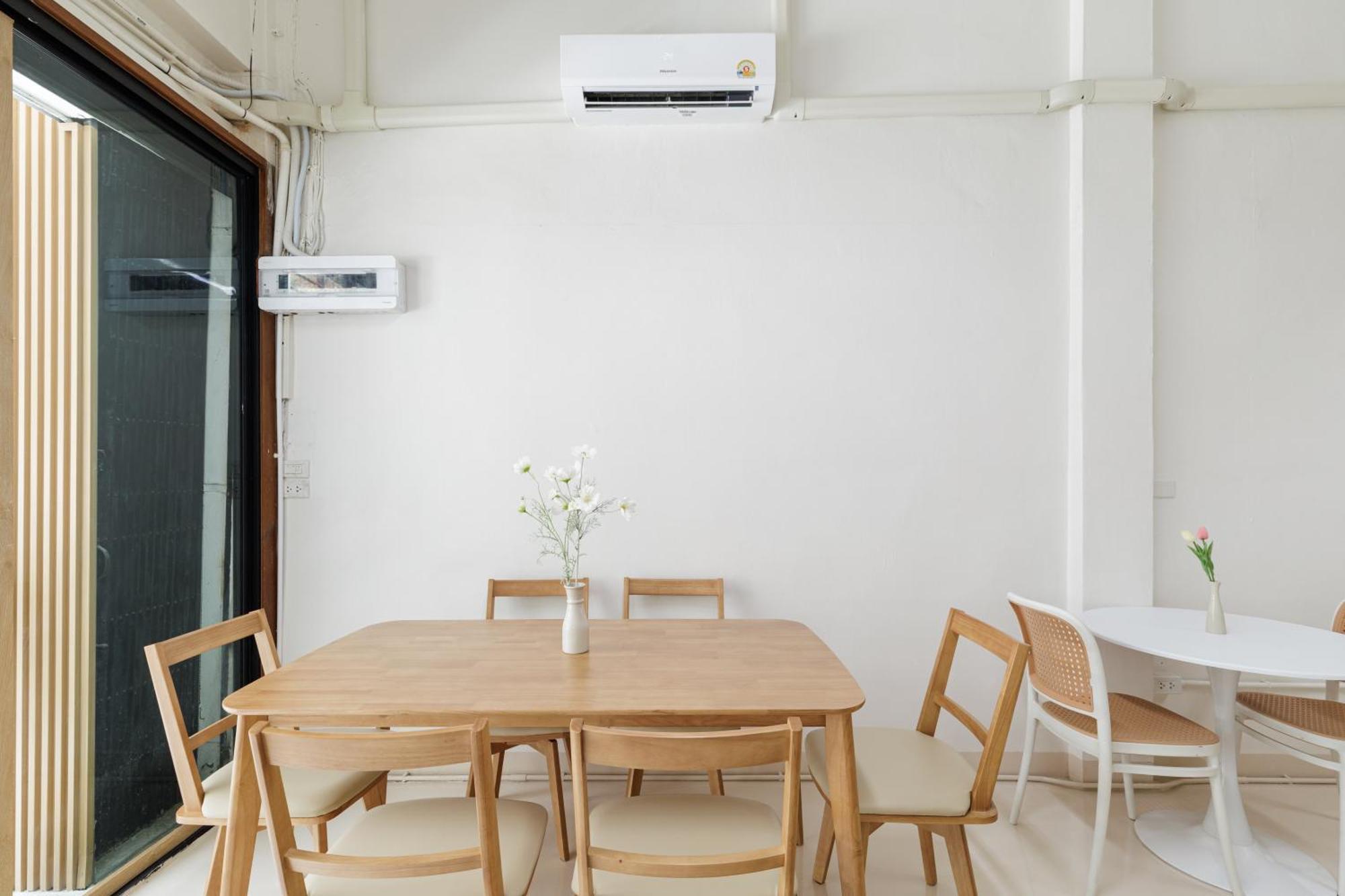 A Townhouse 100m From Bts Bangchak Guest house
