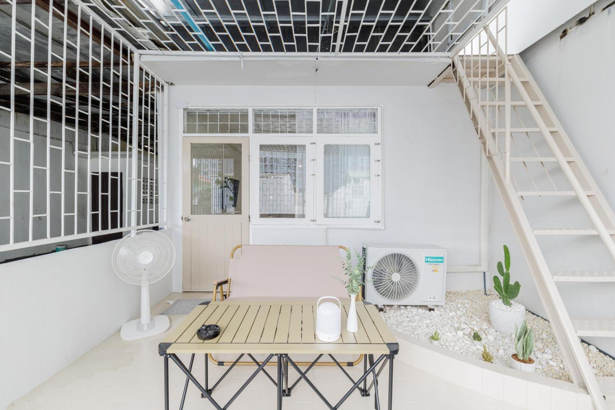 A Townhouse 100m From Bts Bangchak * Bangkok