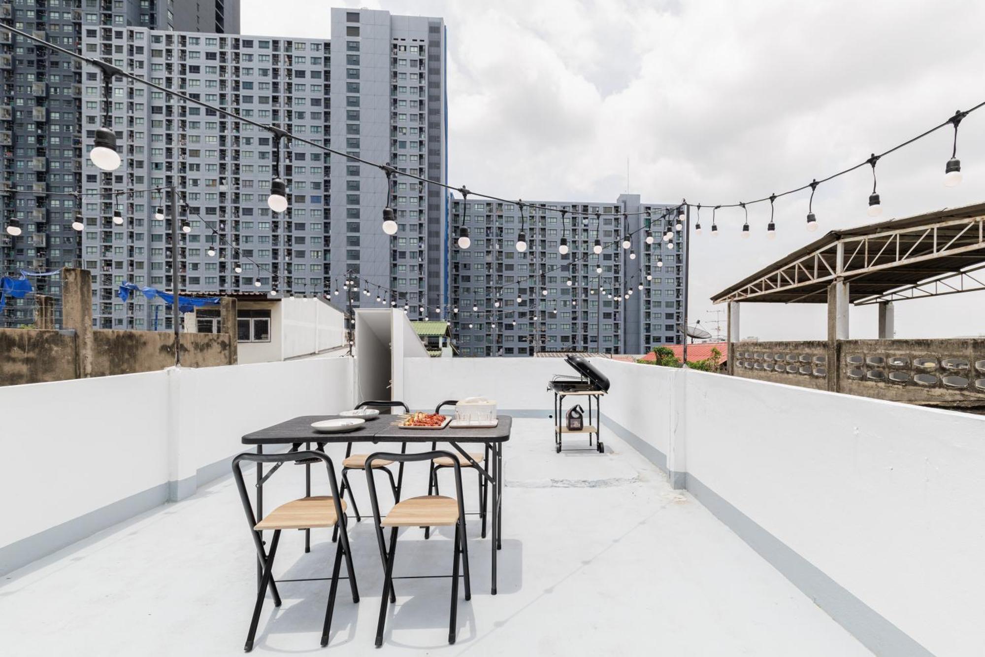 Guest house A Townhouse 100m From Bts Bangchak