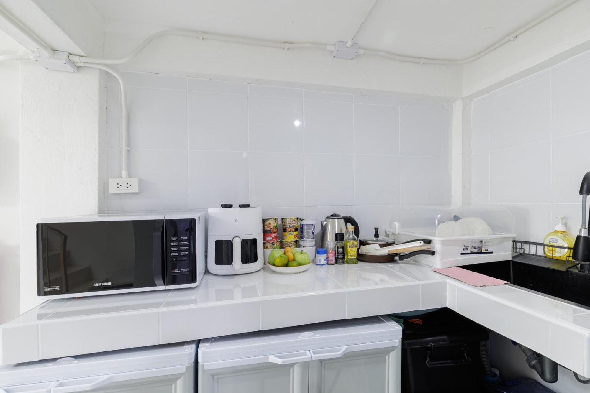 Guest house A Townhouse 100m From Bts Bangchak *