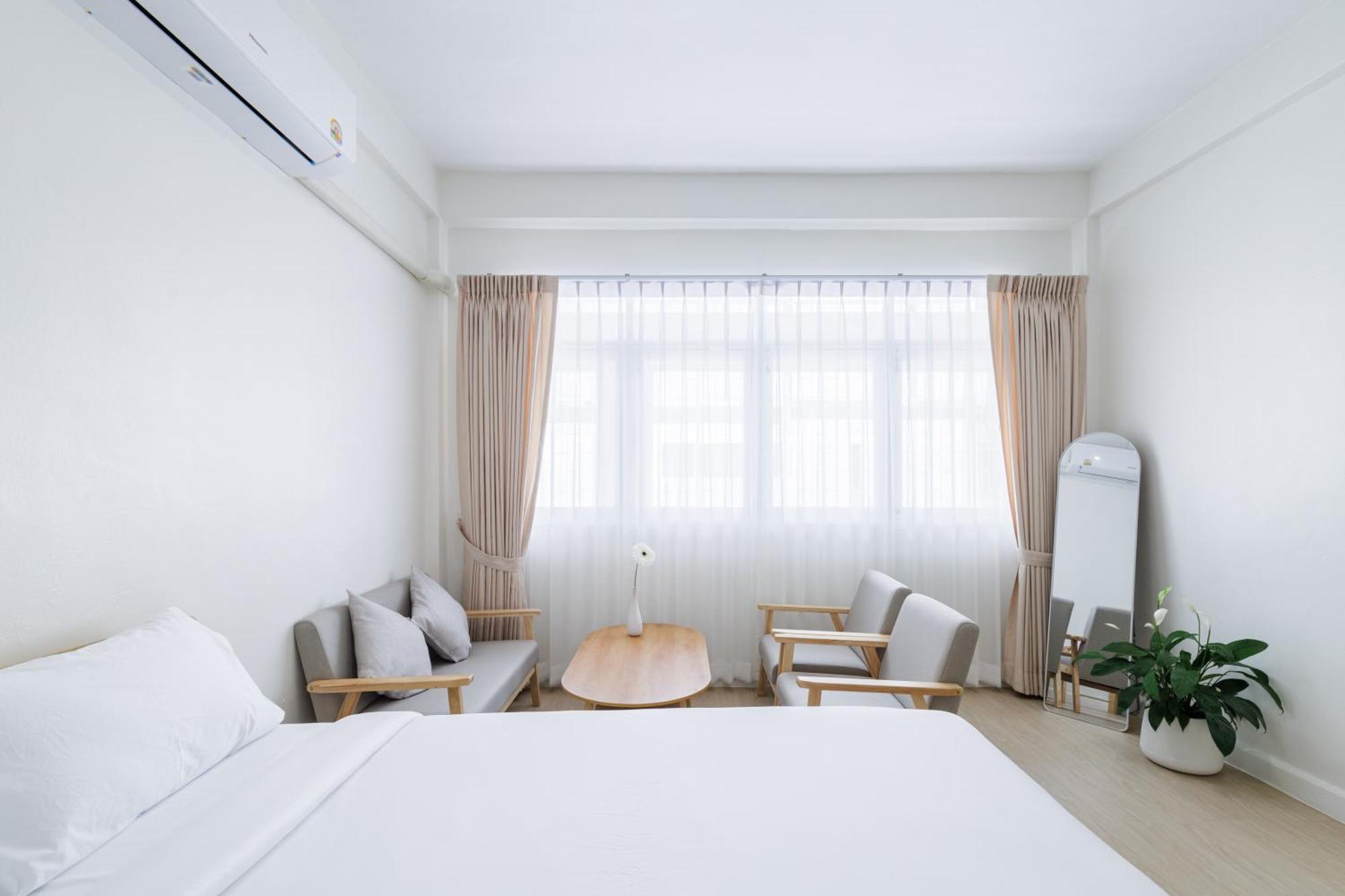 A Townhouse 100m From Bts Bangchak *